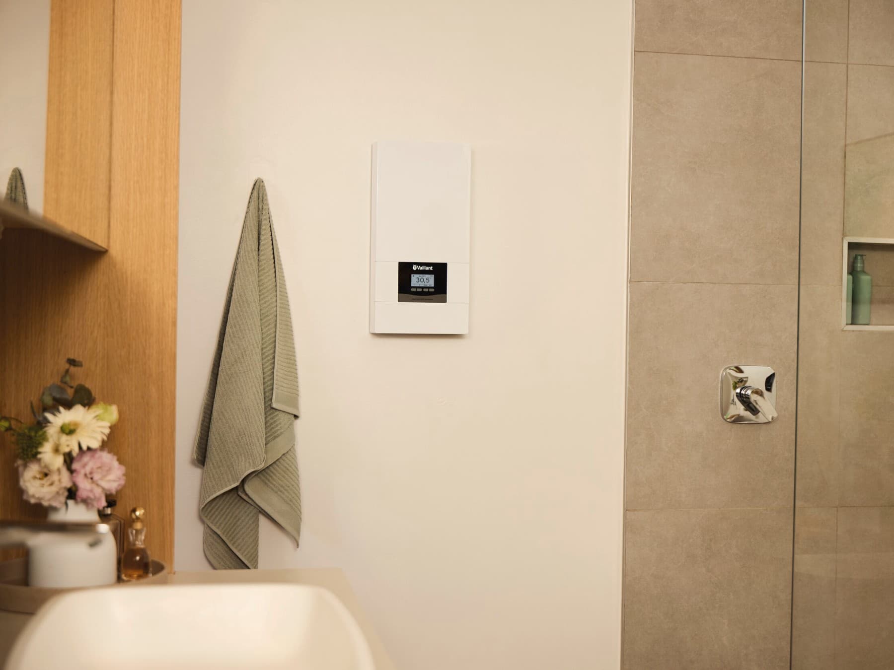 Aquecedor de água instantâneo na casa de banho