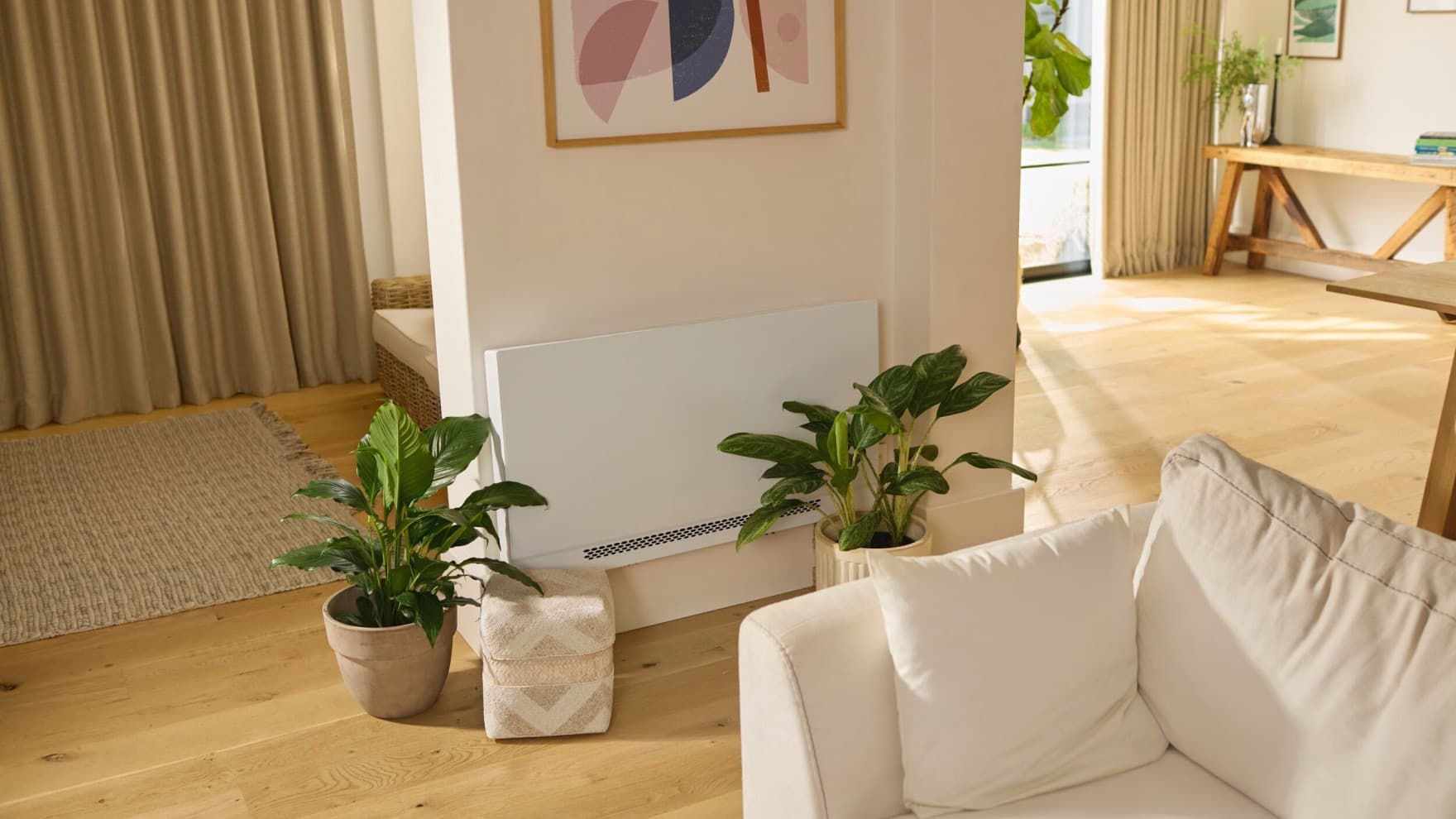 Ventiloconvector de consola aroVAIR plus montado na parede