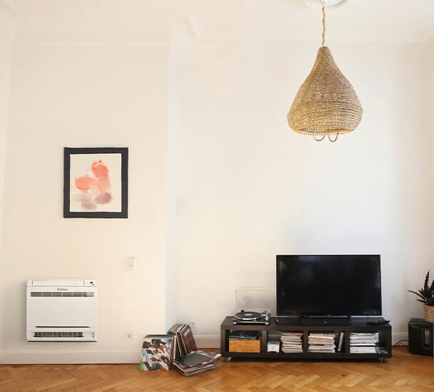 Sala de estar com sistema climaVAIR multi cassete