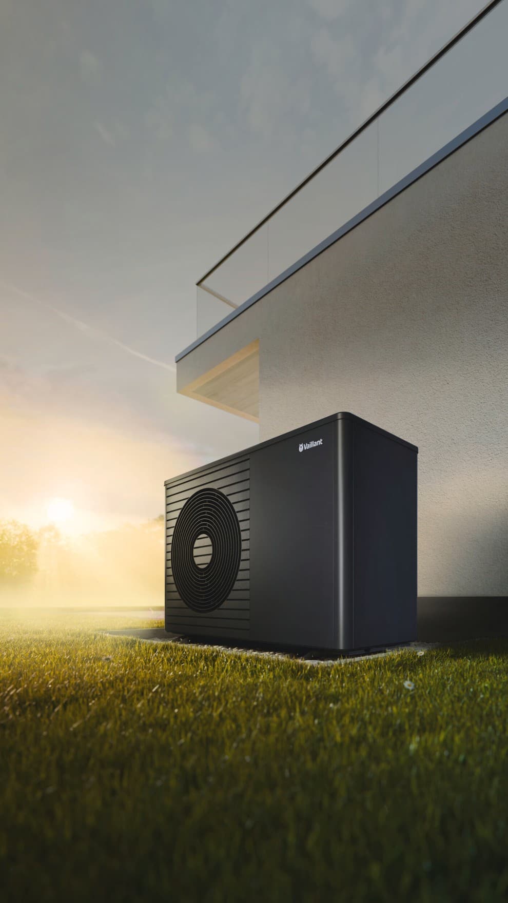 Nova unidade exterior aroTHERM plus em frente a uma casa