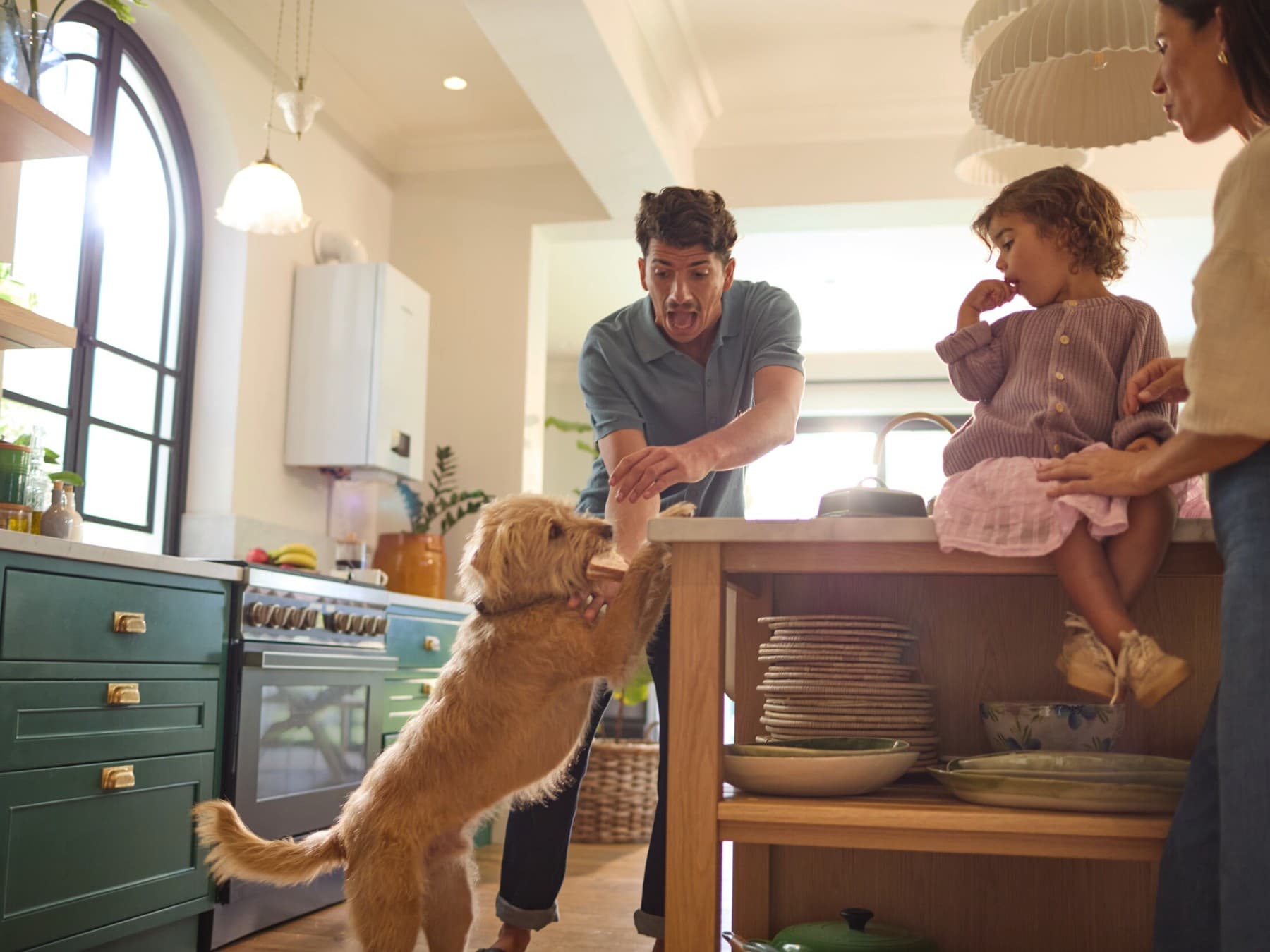 Família a desfrutar da sua casa.