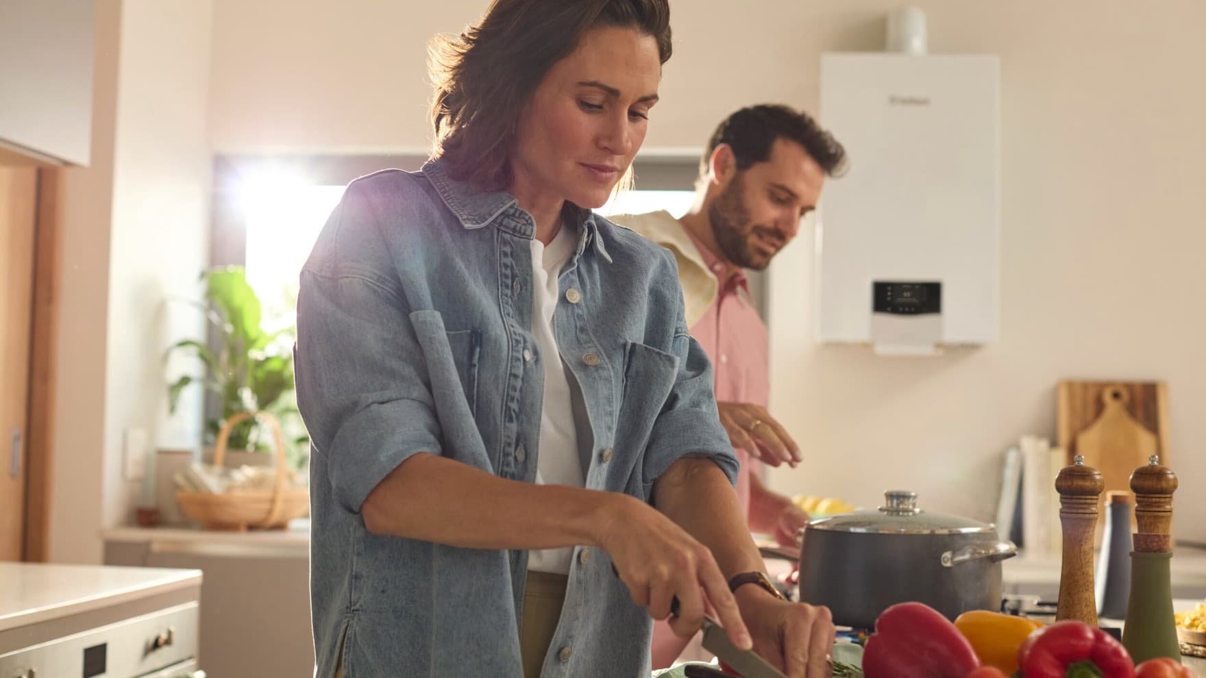 Casal na cozinha